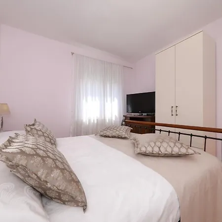 Poolincluded - Villa Belissima بيت للعطل
