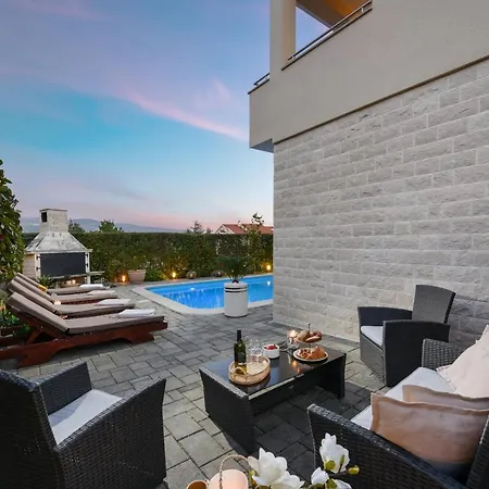 Poolincluded - Villa Belissima Pridraga