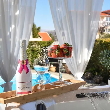 Poolincluded - Villa Belissima